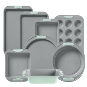 Pyrex® Metal Bakeware 8-Piece Set in Sage